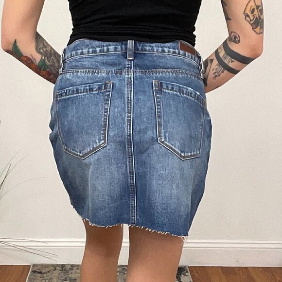 Blank NYC Raw Hem Denim Jean Skirt Medium Wash Size 27 Blue - Picture 3 of 3